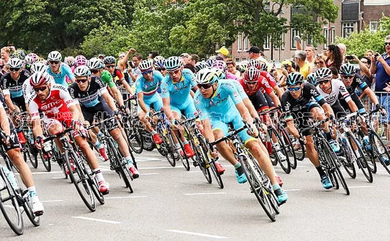 冰雪荣耀：北京冬奥会赛事中的顶尖运动员风采